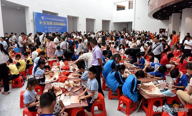 壮观！广西钦州500名中小学生现场制作坭兴陶比赛